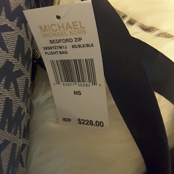 COPY - Michael kors Bedford zip flight bag - Picture 6 of 8